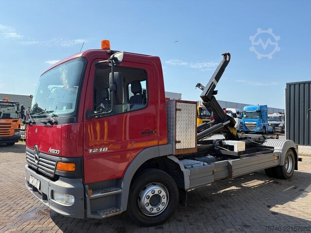 Hook arm system Mercedes-Benz Atego 1218 + HYVALIFT HAAKARM SYSTEEM + MANUAL