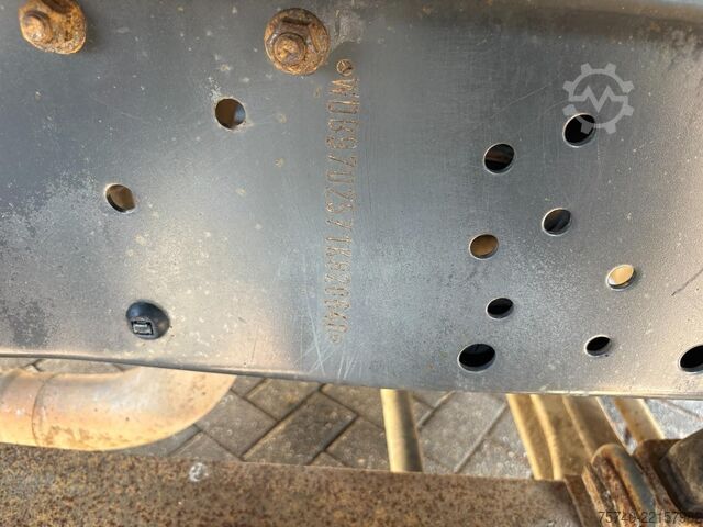 Hook arm system Mercedes-Benz Atego 1218 + HYVALIFT HAAKARM SYSTEEM + MANUAL