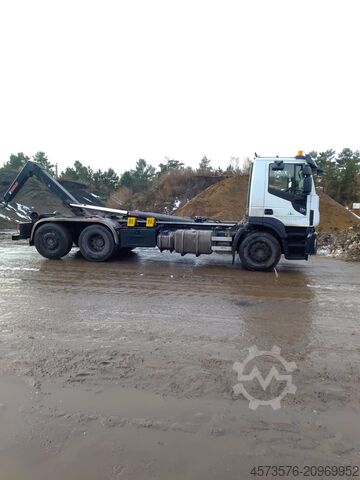 Skip truck Iveco AD260Y/PS