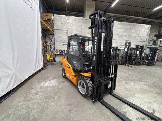 Electric 4-wheel forklift Hangcha Elektrostapler CPD38