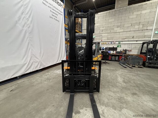 Electric 4-wheel forklift Hangcha Elektrostapler CPD38