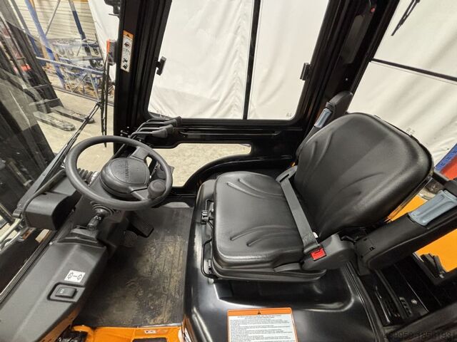 Electric 4-wheel forklift Hangcha Elektrostapler CPD38