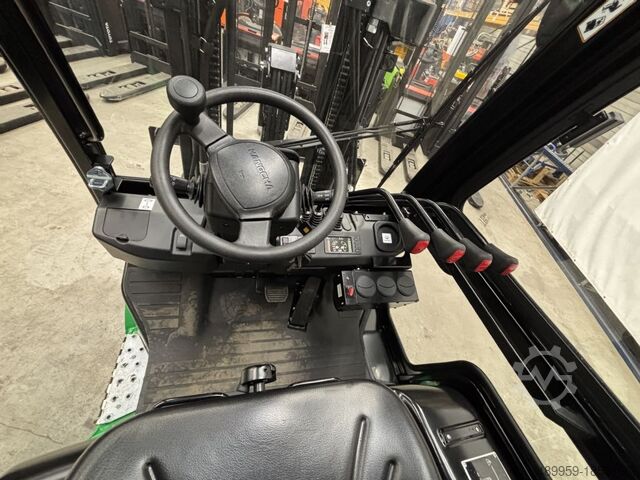 Electric 3-wheel forklift Hangcha Elektrostapler CPDS15