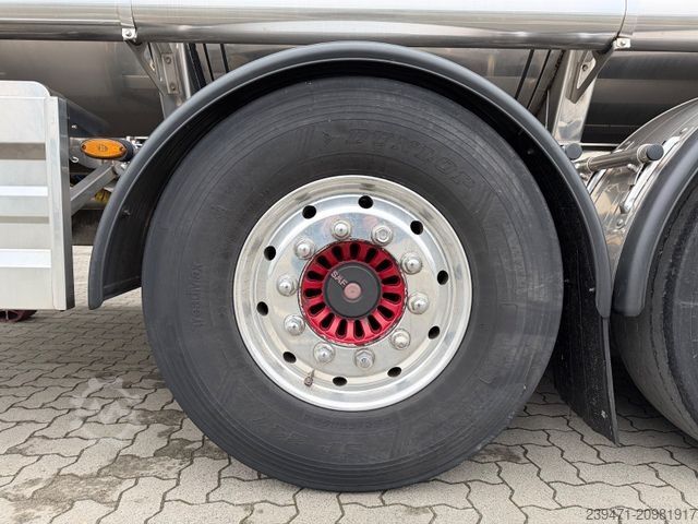 Tanker semitrailer  Parcisa Lebensmitteltank 4-Kammer 31.000L SAF