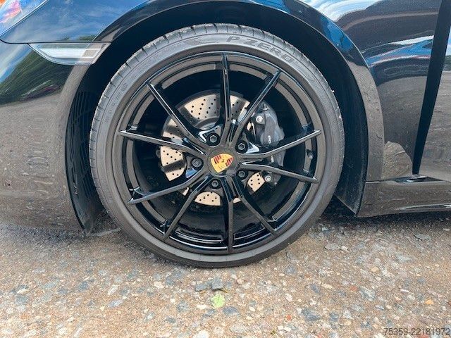 Van PORSCHE 718 Boxster