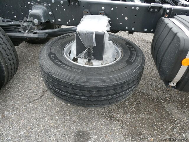 Box truck Iveco Eurocargo 180E32 K