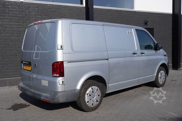 Delivery van Volkswagen Transporter 2.0 TDI 150PK EURO 6 - Airco - Crui...