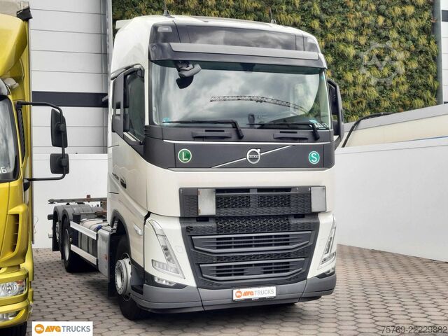 Swap body truck VOLVO FH 460 6X2 Globe VEB+ 2 x Tank