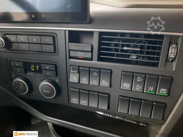 Swap body truck VOLVO FH 460 6X2 Globe VEB+ 2 x Tank