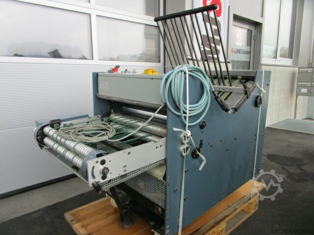 AUSLAGE MIT PRESSSTATION MECCANOTECNICA LEGA 55