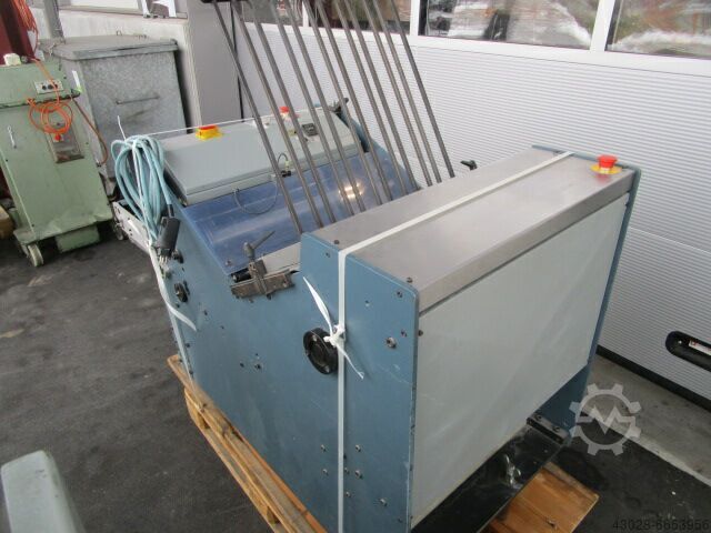 AUSLAGE MIT PRESSSTATION MECCANOTECNICA LEGA 55