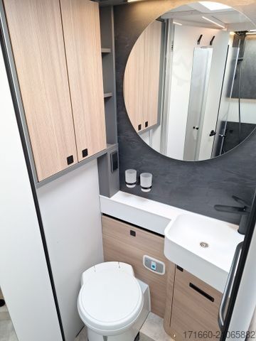 Teilintegriertes Wohnmobil HYMER/ERIBA B-Klasse MC T 680