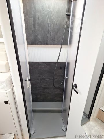 Teilintegriertes Wohnmobil HYMER/ERIBA B-Klasse MC T 680