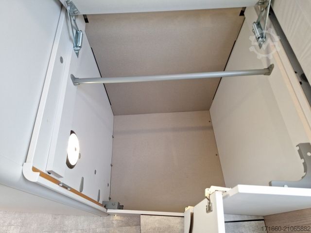 Teilintegriertes Wohnmobil HYMER/ERIBA B-Klasse MC T 680