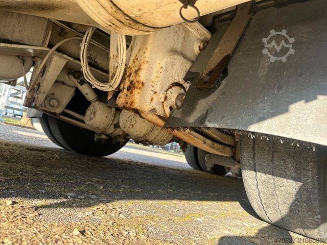 Tieflader-Sattelauflieger LANGENDORF Radmulden / Lenkachse / überfahrbare Hals