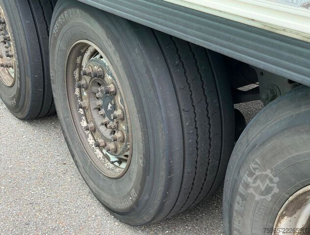 Reefer semitrailer SCHMITZ CARGOBULL SCB*S3B THERMO KING SLXe 300 DHOLLANDIA TAIL LIF