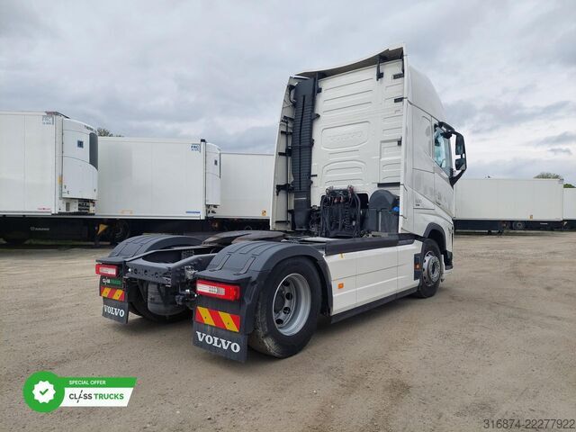 Standard SZM VOLVO FH 500 XL i-ParkCool ACC Side Skirts