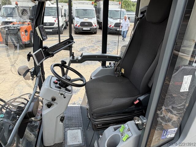 Public utility vehicle Hako Citymaster 1600 4x4 Kehrm. Service Neu