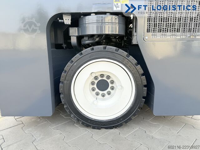 4-way forklift Combilift CB3000 DIESEL FULL CABIN TRIPLEX 6550