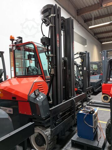 4-way forklift Combilift CBE4000 TRIPLEX 6500 FULL CABIN FREE LIF