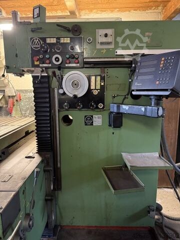 Universal-Werkzeug-Fräsmaschine MAHO MH 1000