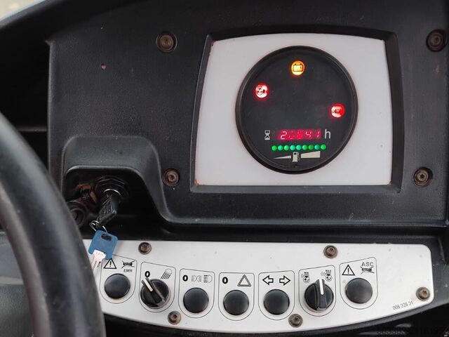 Single drum roller BOMAG BW177D4-7