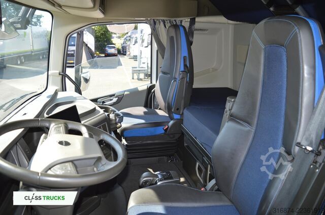 Standard tractor unit VOLVO FH 500 XL i-ParkCool ACC SideSkirts