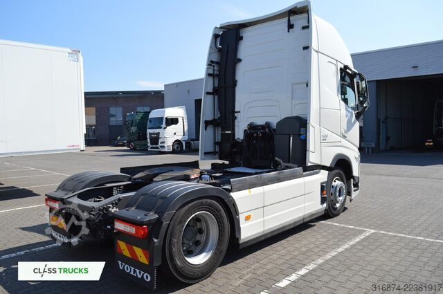 Standard tractor unit VOLVO FH 500 XL i-ParkCool ACC SideSkirts