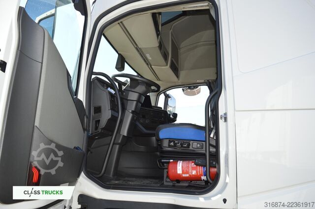 Standard tractor unit VOLVO FH 500 XL i-ParkCool ACC SideSkirts