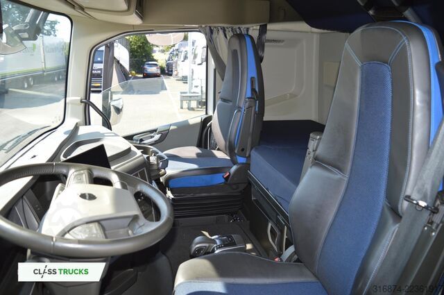 Standard tractor unit VOLVO FH 500 XL i-ParkCool ACC SideSkirts