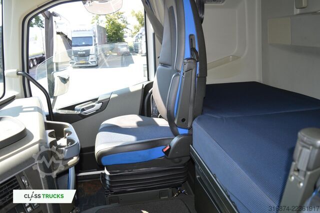 Standard tractor unit VOLVO FH 500 XL i-ParkCool ACC SideSkirts