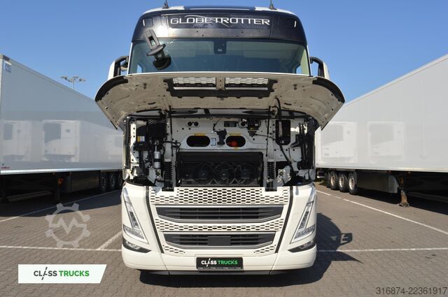 Standard tractor unit VOLVO FH 500 XL i-ParkCool ACC SideSkirts