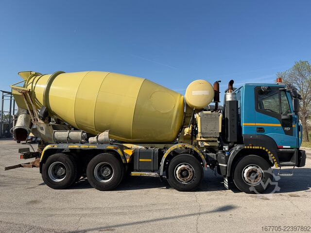 Concrete mixer truck Astra HD9 84.48