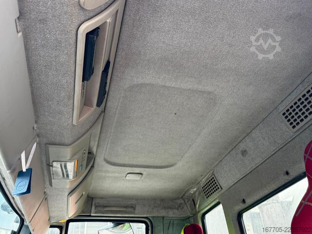 Concrete mixer truck Iveco Trakker 450