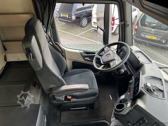Standard tractor Mercedes-Benz Actros 1842 Streamspace / 457 dkm / NL Truck