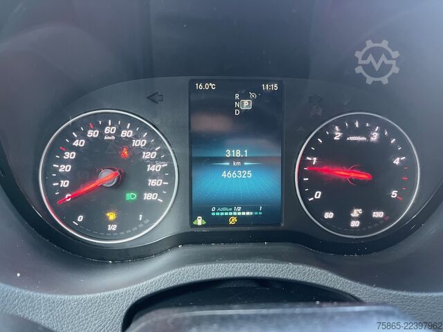 Delivery van Mercedes-Benz Sprinter 319 1.9 CDI / L4 H2 / RWD / Navi / APK...