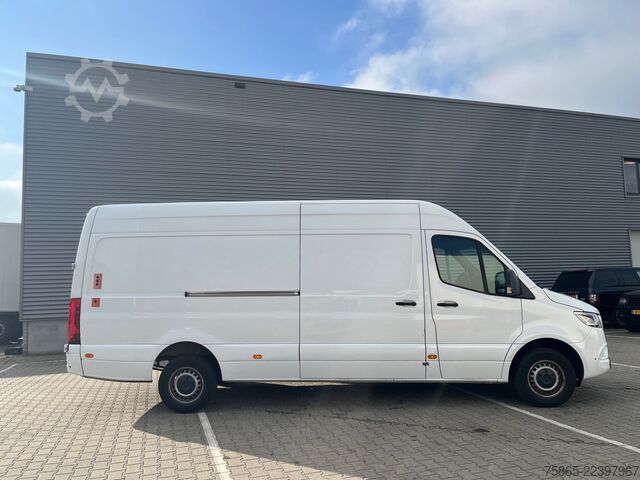 Delivery van Mercedes-Benz Sprinter 319 1.9 CDI / L4 H3 / RWD / / Leder / ...