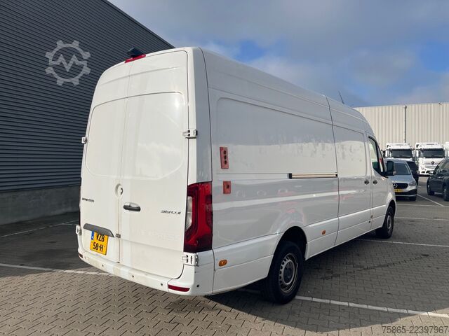 Delivery van Mercedes-Benz Sprinter 319 1.9 CDI / L4 H3 / RWD / / Leder / ...