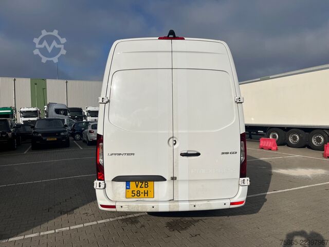 Delivery van Mercedes-Benz Sprinter 319 1.9 CDI / L4 H3 / RWD / / Leder / ...