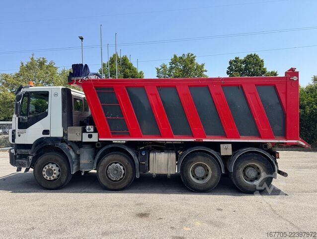 Roll-off tipper truck Iveco TRAKKER 500