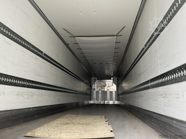 Refrigerated/freezer transport Krone Coolliner / Carrier Vector 1950 / Frigo Box / B...