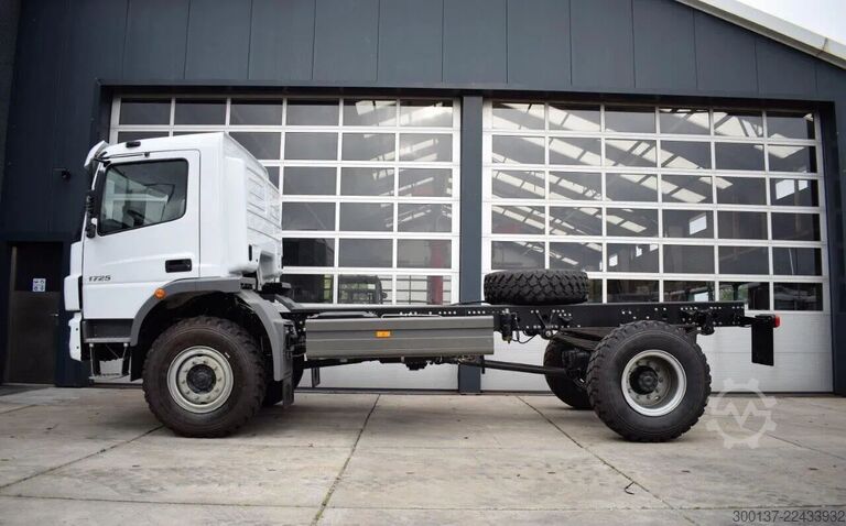 Chassis cab Mercedes-Benz Atego 1725 4x4 Chassis Cabin (3 units)