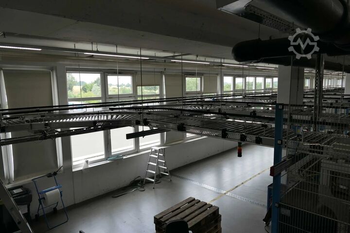 Palletizing system with KUKA robots KUKA Automatische Palettieranlage