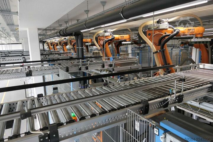 Palletizing system with KUKA robots KUKA Automatische Palettieranlage