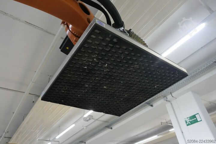 Palletizing system with KUKA robots KUKA Automatische Palettieranlage