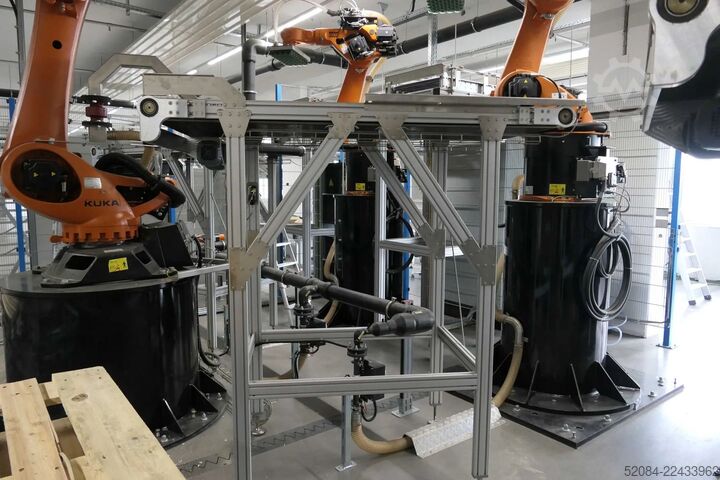 Palletizing system with KUKA robots KUKA Automatische Palettieranlage
