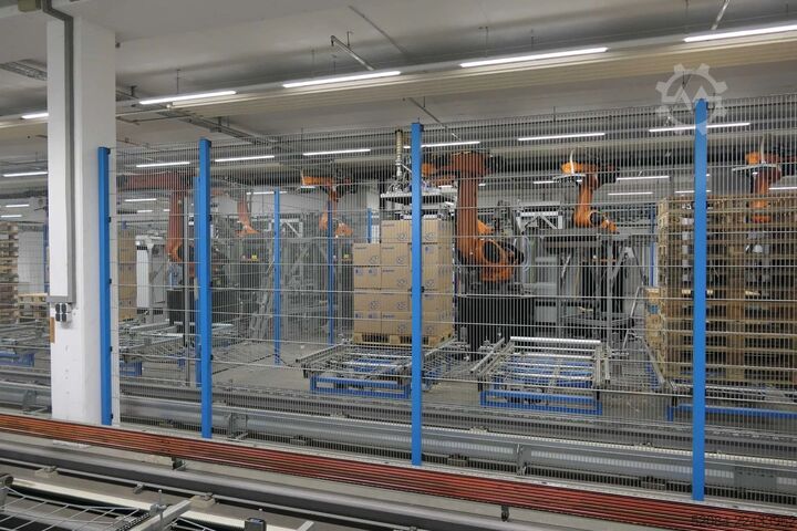 Palletizing system with KUKA robots KUKA Automatische Palettieranlage