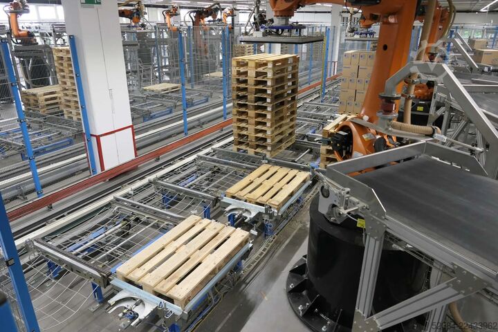 Palletizing system with KUKA robots KUKA Automatische Palettieranlage
