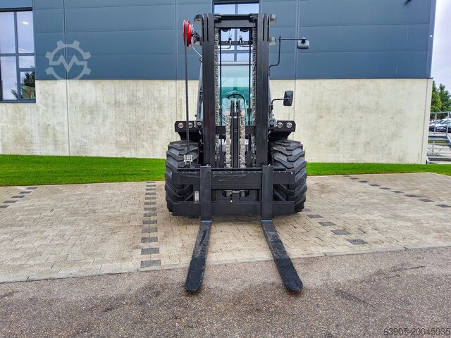 All-terrain forklift Manitou M 50-4