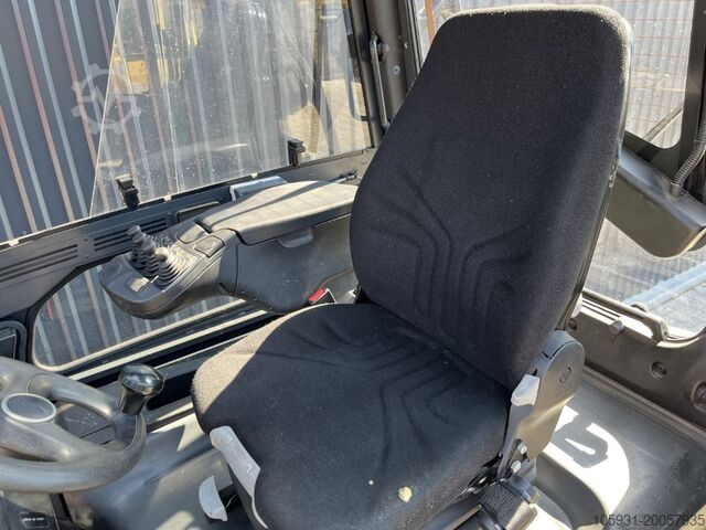 Electric 4-wheel forklift Linde E35HL-01